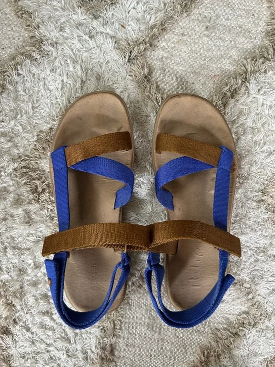 Everlane Velcro strap sandals - Picture 4 of 5